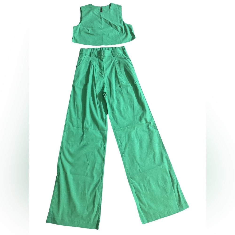 Linen two piece sets size medium.